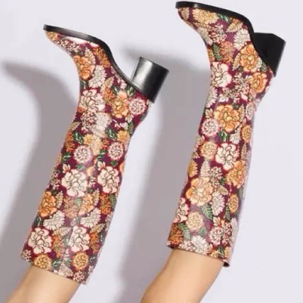 New Larroude Ricky Boot In Wine Ikebana Print Saffiano Patent Leather sz 7.5